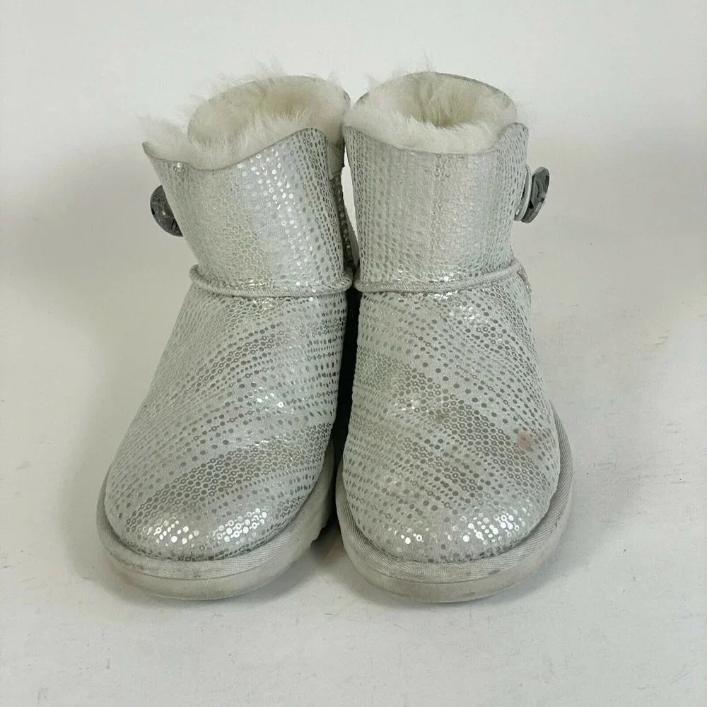 UGG Womens Bailey‎ Button Bling Sheepskin Boots Silver Sz 5 Fur Trim Suede Mid